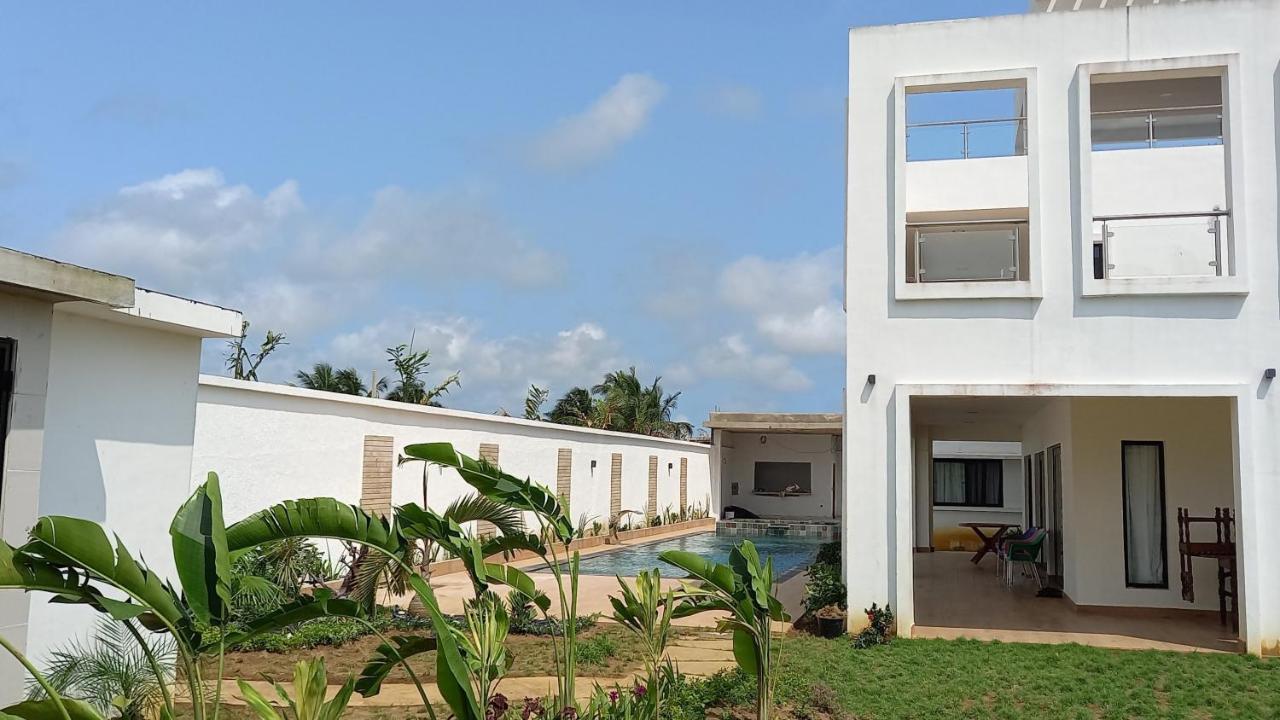 Villa Bolati, Avec Piscine, Jacuzzi, Jardin Et Vue Bonoua Exterior foto