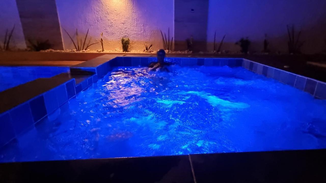 Villa Bolati, Avec Piscine, Jacuzzi, Jardin Et Vue Bonoua Exterior foto